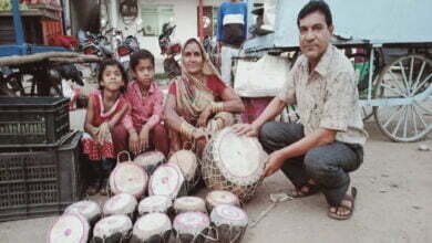 Photo of होली पर चढ़ा महंगाई रंग,बड़े साइज के जोड़ी नगाड़े की कीमत एक हजार