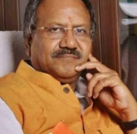 नया रायपुर किसान आंदोलन, संविदा विद्युत कर्मचारी आंदोलन को कुचलने में भूपेश सरकार का अमानवीय रूप सामने आया : बृजमोहन अग्रवाल 1 A 11