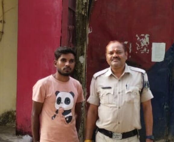 अवैध शराब कारोबारियों के विरुद्ध पुलिस कर रही लगातार कार्रवाई, मदिरा जब्त 1 A 16