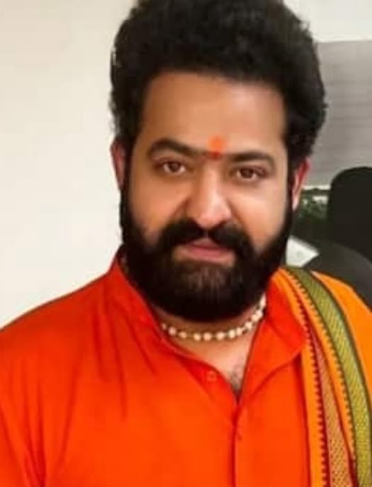 साउथ सुपरस्टार जूनियर एनटीआर ने ली दीक्षा, 21 दिनों तक रहेंगे नंगे पैर और खाएंगे सात्विक भोजन 1 South superstar Jr NTR took initiation will remain barefoot for 21 days and will eat sattvik food