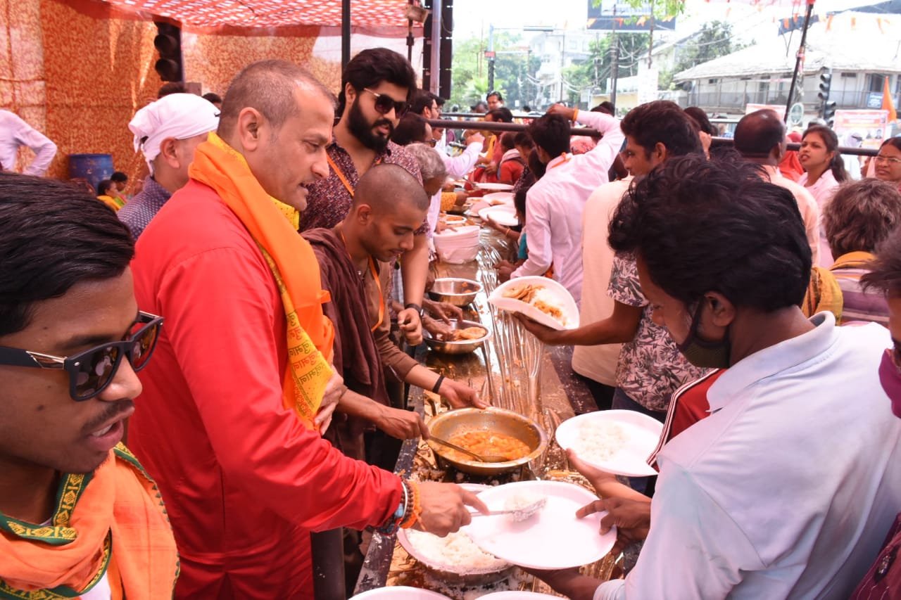 विकास उपाध्याय ने अपने निवास में मनाया हनुमान जन्मोत्सव,पश्चिम विधानसभा क्षेत्र के विभिन्न कार्यक्रमों में हुए शामिल 1 avni 145