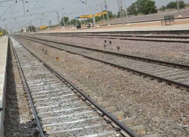 नागपुर रेल मंडल में होगा तीसरी रेल लाइन का कार्य,18 ट्रेनें कैंसिल-4 गाड़ियां अंतिम स्टेशन से पहले होंगी समाप्त 1 The society of the sons of the region who spread the light of freedom by tearing apart the darkness of slavery will always be indebted. 117