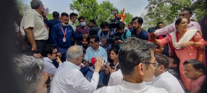 भूपेश बघेल सहित कई नेता गिरफ्तार,ईडी के खिलाफ प्रदर्शन और तेज करने मंत्री और विधायकों को दिल्ली बुलावा,छत्तीसगढ़ से जाने का सिलसिला जारी 1 The society of the sons of the region who spread the light of freedom by tearing apart the darkness of slavery will always be indebted. 129