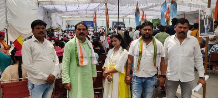 ओबीसी कांग्रेस के प्रदेश अध्यक्ष डॉ. चौलेश्वर चंद्राकर के नेतृत्व में कांग्रेसियों ने दिल्ली में किया प्रदर्शन 1 The society of the sons of the region who spread the light of freedom by tearing apart the darkness of slavery will always be indebted. 131