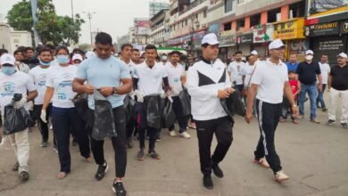 Photo of रायपुर स्मार्ट सिटी के “इको मैराथन प्लागाथोन” में दौड़ा शहर,धावकों ने कचरा बीनकर पूरी की रेस