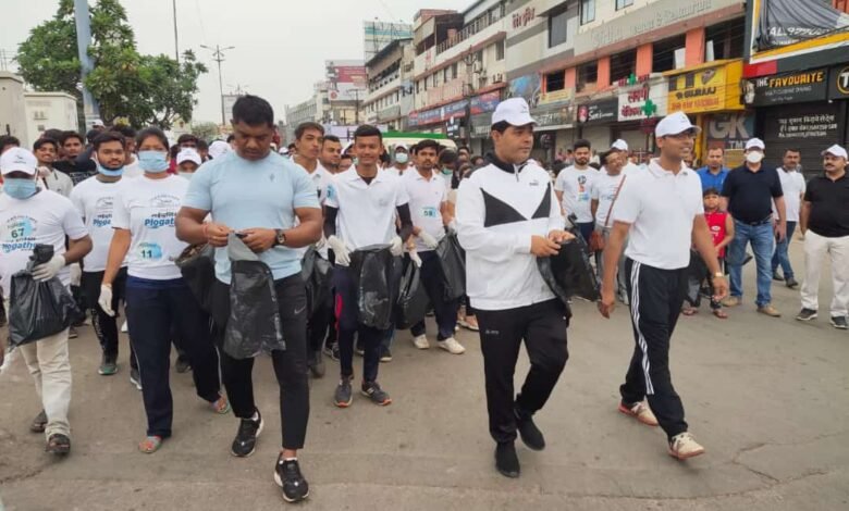 रायपुर स्मार्ट सिटी के “इको मैराथन प्लागाथोन” में दौड़ा शहर,धावकों ने कचरा बीनकर पूरी की रेस 1 The society of the sons of the region who spread the light of freedom by tearing apart the darkness of slavery will always be indebted. 149