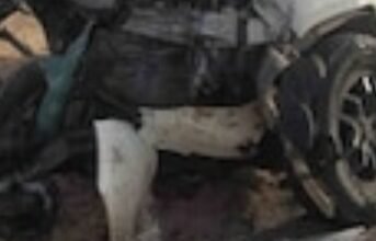 Photo of बारातियों से भरी बोलेरो और ट्रक में हुई भिड़ंत, आठ की मौत