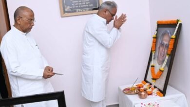 Photo of भूपेश बघेल ने पूर्व केंद्रीय मंत्री विद्याचरण शुक्ल को पुण्यतिथि पर किया नमन