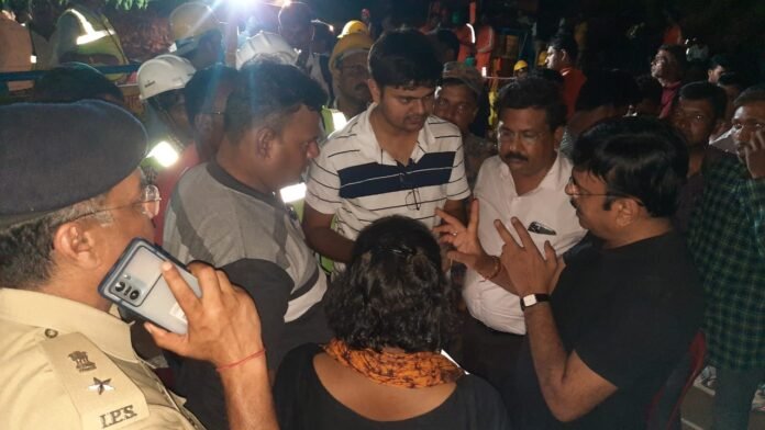 रेस्क्यू में जाने से पहले हुआ पेपर प्लान,25 मीटर तक नो गो एरिया,आसपास केवल अधिकृत लोग मौजूद 1 The society of the sons of the region who spread the light of freedom by tearing apart the darkness of slavery will always be indebted. 81