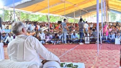 Photo of मूसलाधार बारिश के बावजूद कम नहीं हुआ ग्रामीणों का उत्साह,जारी रहा मुख्यमंत्री का भेंट-मुलाकात कार्यक्रम