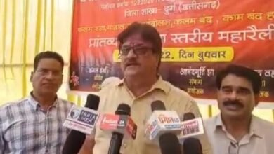 Photo of मंहगाई भत्ता व सातवें वेतनमान मांग पर कर्मचारियों ने किया एक दिवसीय आंदोलन