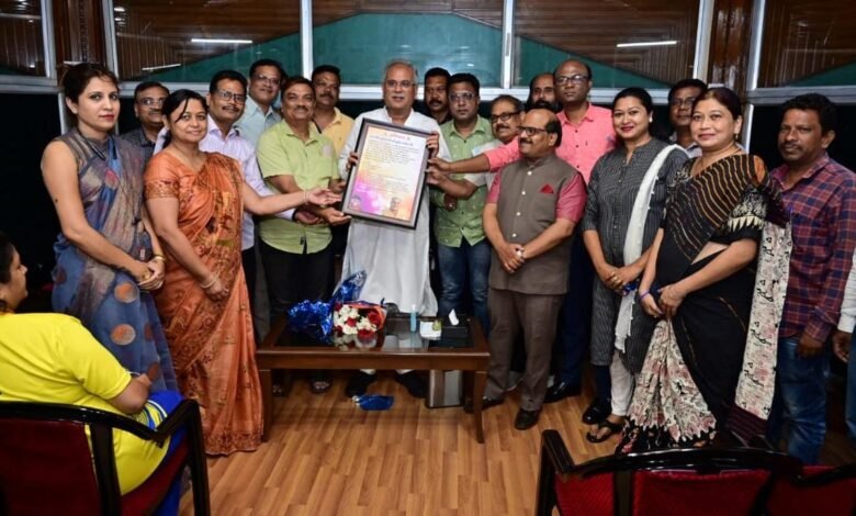 सीवायएफ ने मुख्यमंत्री बघेल का किया सम्मान 1 A 26