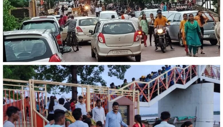 राजिम के मंदिरों में रही विशाल भीड़ 1 A 72