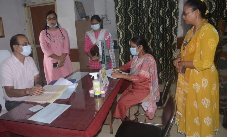 आप ढाई घंटे लेट आएंगे तो मरीज का इलाज कैसे होगा 1 photo 46