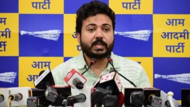 Photo of पिछले 2 सालों से बच्चों को किताबें, ड्रेस आदि मुहैया नहीं कर रही एमसीडी