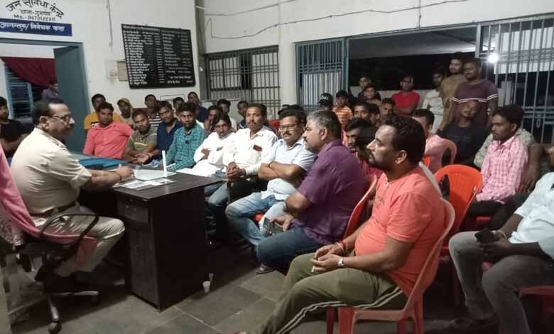 गणेशोत्सव समितियों के साथ थाना प्रभारियों की बैठक सम्पन्न 1 Subcribe 4rth eye news to see more latest news 4