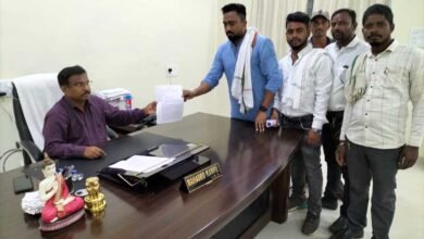 Photo of पटवारी के बचाव में नेता को दिखाई नायब तहसीलदार ने धौंस, कलेक्टर से हुई शिकायत