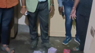 Photo of पटाखा व्यापारियों के यहां कार्यवाही, 50 लाख से ऊपर के पटाखे जप्त