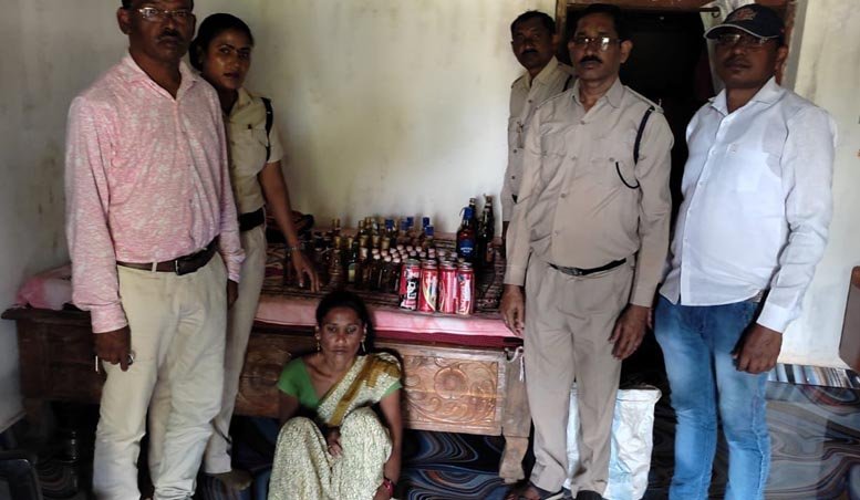 घर में छिपाकर रखे 23.755 बल्क लीटर अवैध शराब बरामद 1 subcribe 4rth eye news 61
