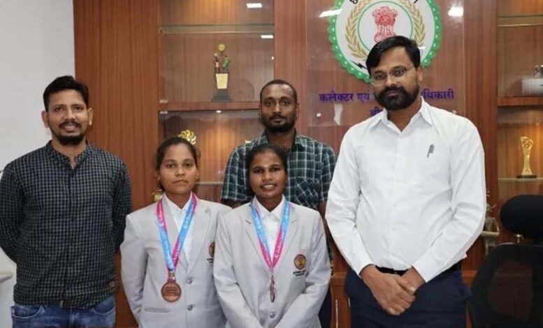 नेशनल गेम्स में पदक हासिल करने वाली खिलाडिय़ों को कलेक्टर ने दी शुभकामनाएं 1 subcribe 4rth eye news 86