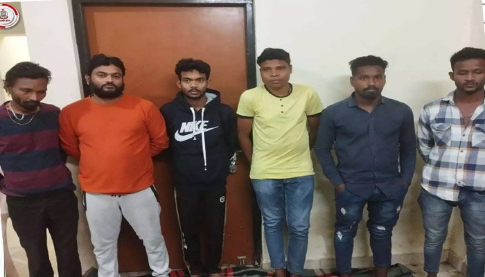 आधा दर्जन 52 पत्ती के दिवानों को पुलिस ने दबोचा,6610 रुपए और ताशपत्ती जब्त 1 52