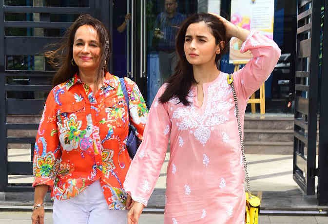 आलिया की मां ने क्यों कहा जब बच्चा पैदा होता है डर लगता है 1 ALIA BHATT MOM B