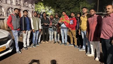 Photo of जरूरतमंदों को साहू समाज युवा प्रकोष्ठ रायपुर संभाग ने बांटे कंबल व खाना