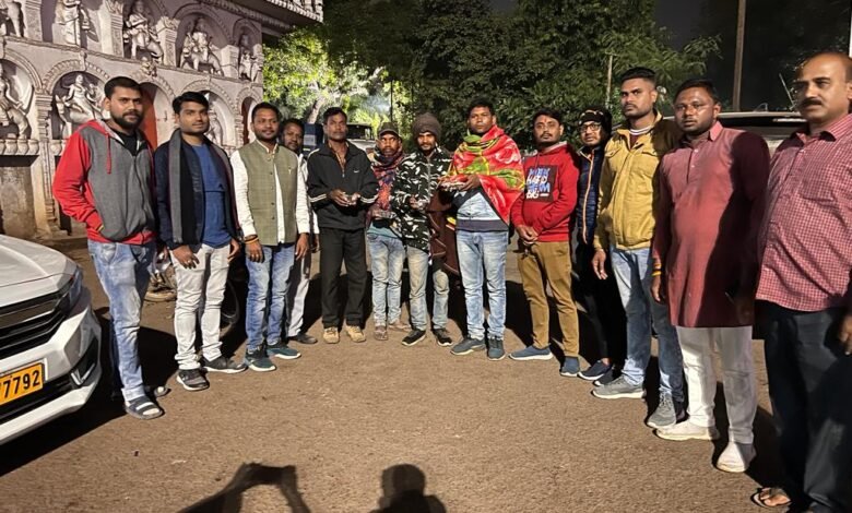 जरूरतमंदों को साहू समाज युवा प्रकोष्ठ रायपुर संभाग ने बांटे कंबल व खाना 1 ce089ae9 6197 4dc4 ae1f ff4853d7b3cd