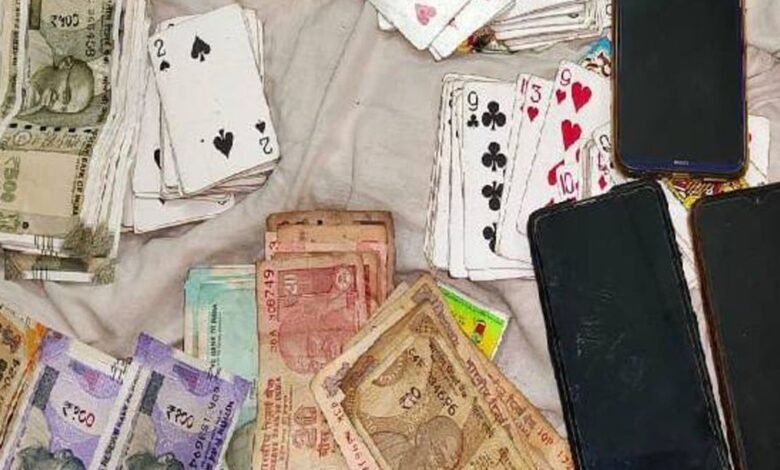 फार्म हाउस में पुलिस की पड़ी रेड,नगदी 7 लाख समेत 8 जुआरी गिरफ्तार 1 52