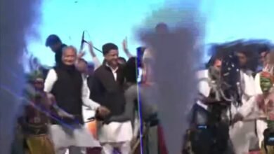 Photo of एक ही मंच पर हाथ पकड़कर झूमते नजर आए गहलोत और पायलट, क्या भारत जोड़ो यात्रा ने जोड़ा इनका भी दिल ?