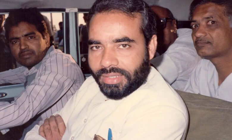 जब अफसरों से पहले मोदी को मिलती थी जानकारी,ऐसा मजबूत था सूचना तंत्र 1 Narendra Mod Rare Images 24