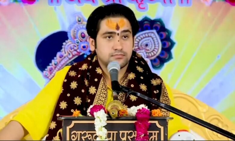 बाघेश्वर धाम ने अब पत्रकारों के सामने दिखाया 'चमत्कार',कहा : अब अगर अंधविश्वासी कहोगे तो नंगा कर दिया जाएगा 1 image 1200x675 6300b11ca7b14