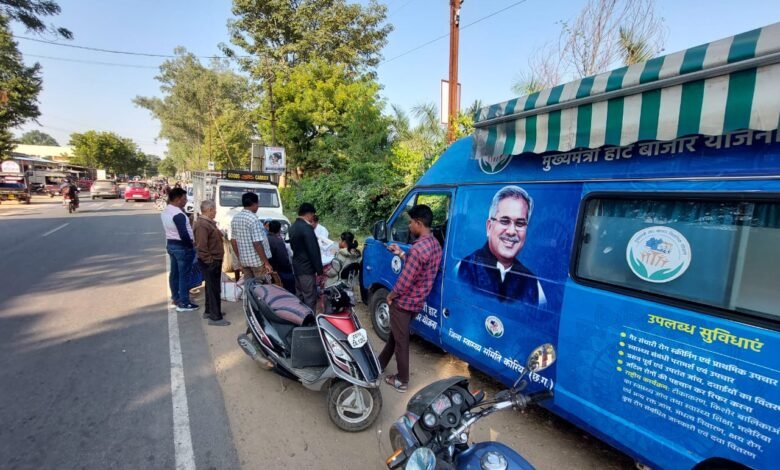मुख्यमंत्री हाट बाजार क्लिनिक से गांव में ही मिल रही जांच और दवा की आसान स्वास्थ्य सुविधा 1 1679566658 fc7128a749ae4542ad14
