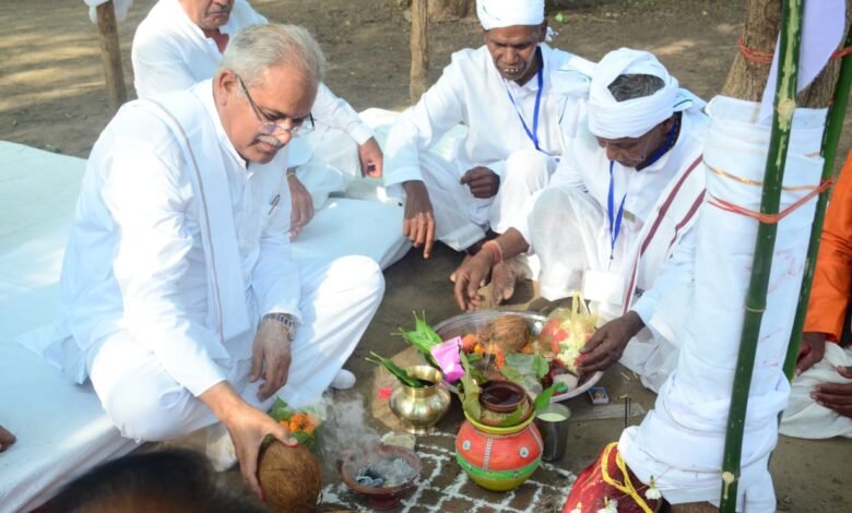 मुख्यमंत्री भूपेश बघेल ने विधानसभा क्षेत्र रामपुर के ग्राम कुदमुरा में ठाकुरदेव का किया दर्शन 1 1684755421 6772a8c1e12075f1aa66
