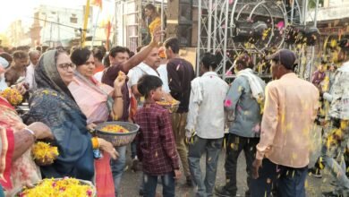 Photo of नपा परिषद ने पुष्प वर्षा कर शोभायात्रा का किया स्वागत