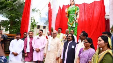 Photo of कलेक्ट्रेट परिसर में छत्तीसगढ़ महतारी की प्रतिमा का किया अनावरण
