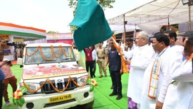 Photo of ‘डॉक्टर तुमचो दुआर‘ कार्यक्रम का मुख्यमंत्री बघेल ने हरी झंडी दिखाकर किया शुभारंभ