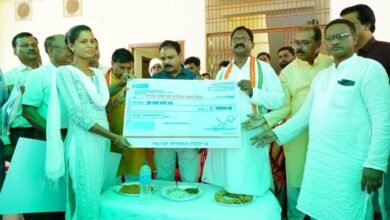 Photo of खाद्य मंत्री भगत ने 100 से अधिक हितग्राहियों को दी 14.55 लाख रूपए की सहायता राशि