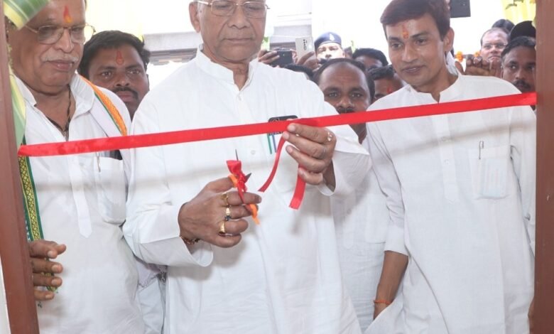 गृह मंत्री ने छत्तीसगढ़ राज्य केश शिल्पी कल्याण बोर्ड कार्यालय का किया शुभारंभ 1 1686581824 0215b4d68fe5e4c15205