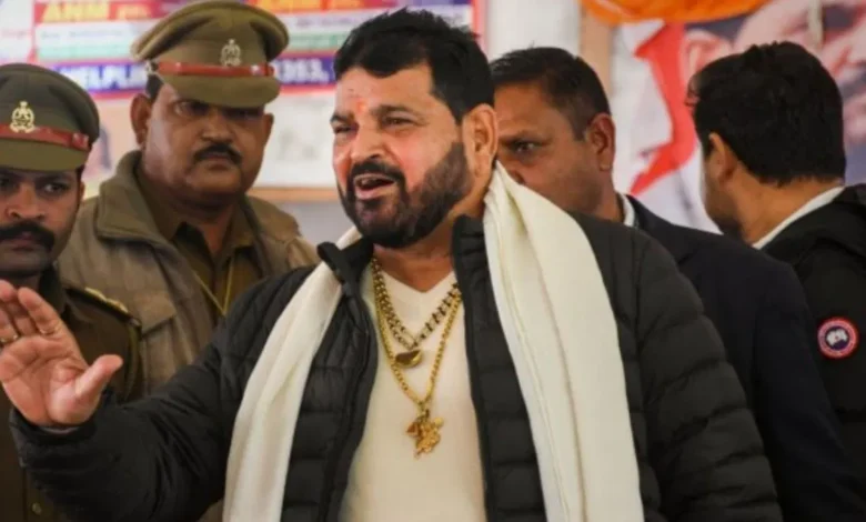 बृजभूषण सिंह पर कसा शिकंजा, घर पहुंची दिल्ली पुलिस, करीबियों और नौकरों से पूछताछ 1 Brij Bhushan