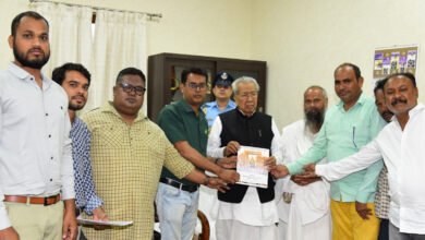 Photo of राज्यपाल हरिचंदन से छत्तीसगढ़ बौद्ध प्रचारिणी सभा के सदस्यों ने की सौजन्य भेंट