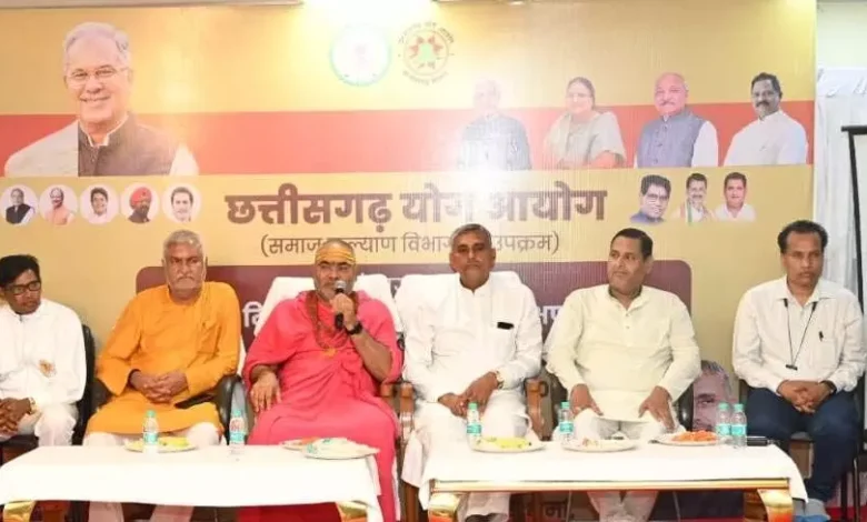 प्रशिक्षणार्थियों ने दैनिक जीवन में योग के प्रभाव और फायदों को जाना जरुरी हैं 1 3192817 untitled 83 copy