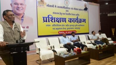 Photo of गाँव की महिलाओं को आर्थिक रूप सक्षम बनाते हुए बस्तर को बनाना है हरा-भरा-मुख्यमंत्री के सलाहकार प्रदीप शर्मा￼