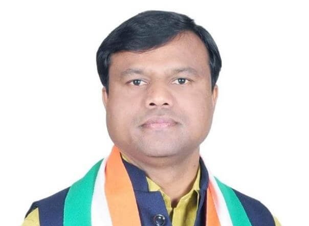 भाजपा उम्मीदवार पर दीपक बैज ने कसा तंज कहा बिना दुल्हा के बारातियों की सूची तय। 1 Deepak Baij taunted the BJP candidate and said that the list of wedding processions was fixed without the bridegroom.