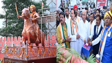 Photo of रायपुर शहर को दी 132 करोड़ 42 लाख रूपए के विकास कार्यों की सौगात, शहीद वीरनारायण सिंह की 15 फीट ऊंची प्रतिमा का किया अनावरण।