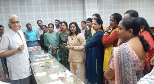 छत्तीसगढ़ विज्ञान एवं प्रौद्योगिकी परिषद द्वारा विज्ञान रॉयल सोसाइटी ऑफ केमिस्ट्री के सहयोग से दिया जा रहा है प्रशिक्षण 1 Training is being given by the Chhattisgarh Council of Science and Technology in collaboration with the Royal Society of Chemistry