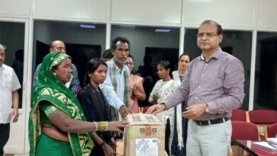 Photo of कलेक्टर सिन्हा ने प्राप्त आवेदनों का प्राथमिकता से निराकरण के दिए गए निर्देश