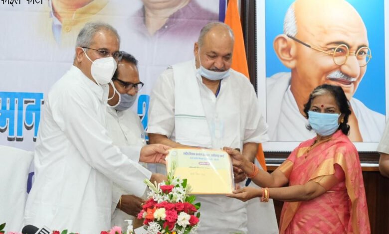 शिक्षा विद्यार्थियों के लिए सिर्फ ज्ञानार्जन का ही साधन नही अपितु यह आर्ट ऑफ लिविंग अर्थात जीने की कला सिखाती है 1 Education is not only a means of acquiring knowledge for the students but it also teaches the art of living.