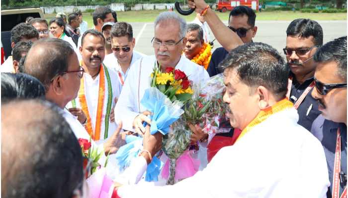 मुख्यमंत्री भूपेश बघेल पुलिस ग्राउंड हेलीपेड, बीजापुर पहुंचे 1 Chief Minister, Bhupesh Baghe,l reached Police, Ground Helipad, Bijapur,