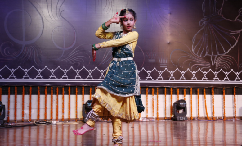 तीन दिवसीय चक्रधर समारोह में रिकॉर्ड एक हजार से अधिक कलाकारों ने दी शानदार प्रस्तुतियां 1 More than a thousand artists, gave spectacular performances in the three-day, Chakradhar festival.,